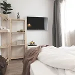 La - Saint 4*
