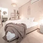 Gasthuis La - Saint 4*