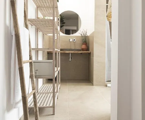 La - Saint בית הארחה סבטי ולאס