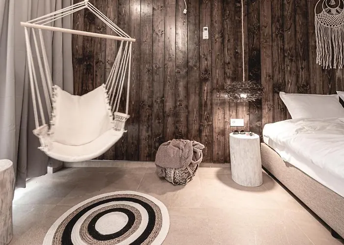 La - Saint סבטי ולאס