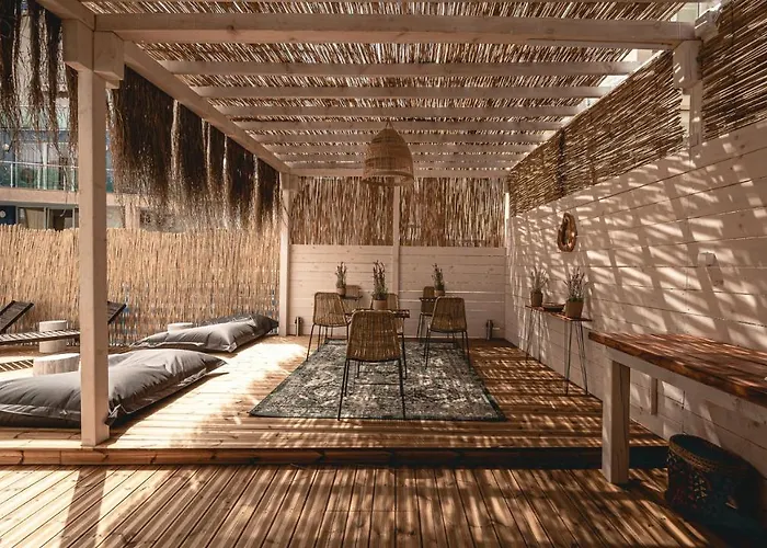 בית הארחה La - Saint 4*